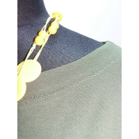 Bawełniana lekka BLUZA z haftem na dekolcie - zgniła zieleń